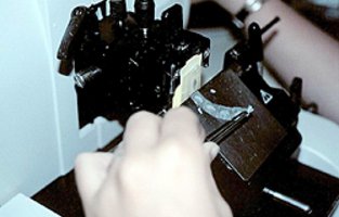 Es werden bis zu 3 Mikrometer dünne Präparate hergestellt.