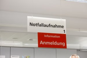 Schild Notfallaufnahme