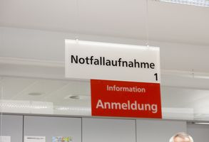 Schild Notfallaufnahme