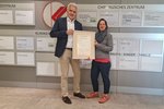 Domenica Cerrone, Hygienefachkraft (links) mit Christine Lehnert, Verwaltungs- und Pflegedienstleiterin Stadtklinik Werdohl 