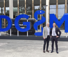 (links) Dr. Thorsten Kehe, Vorsitzender der Geschäftsführung der Märkischen Kliniken und Prof. Dr. Jan Galle, Direktor der Klinik Innere Medizin IV, vor dem Kongress DGIM 2025 in Wiesbaden. Foto: Klinikum Lüdenscheid